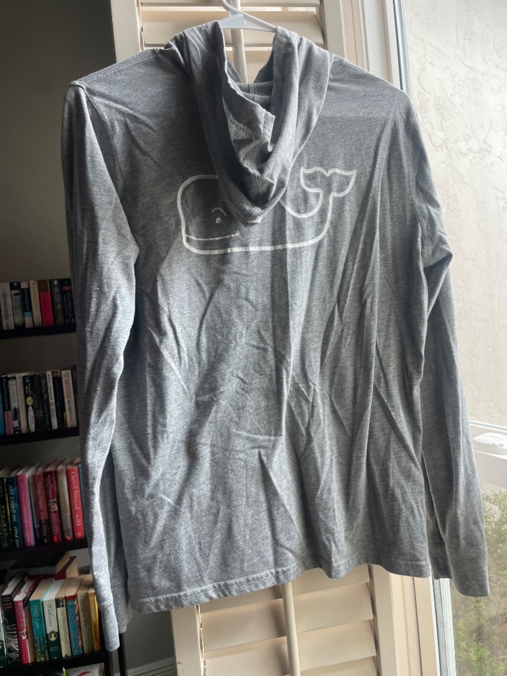 Vineyard Vines Gray long sleeved pullover size medium